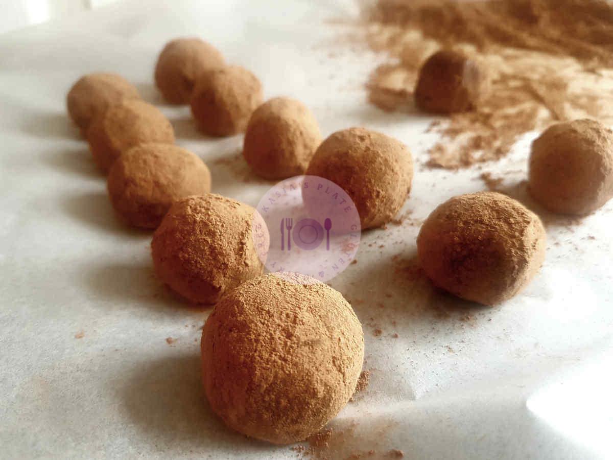 Vegan-dark-chocolate-truffles-tray