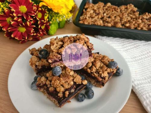 Read more about the article Berry Crumble Bars