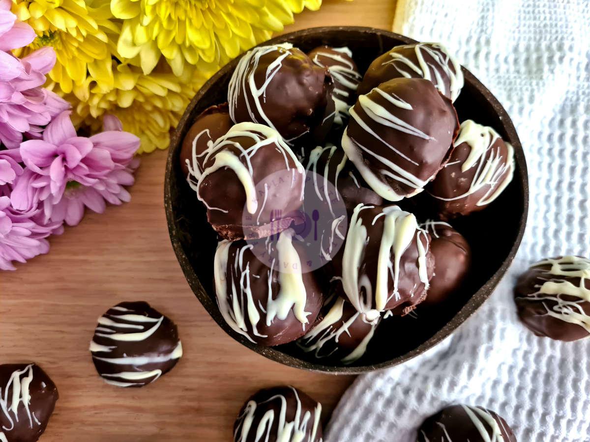 vanilla-cake-truffles-uncut
