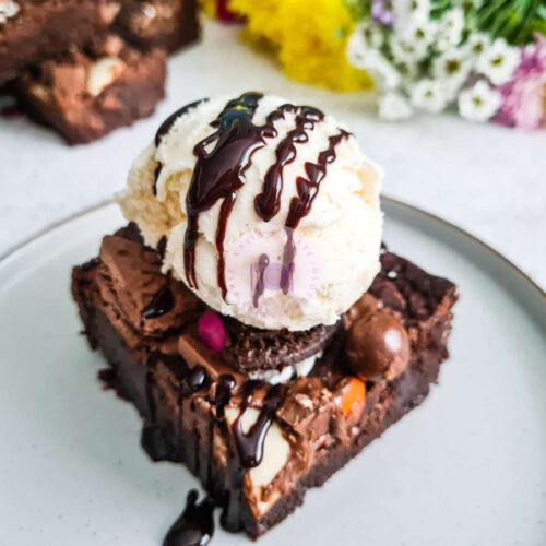 Loaded-vegan-brownie-icecream