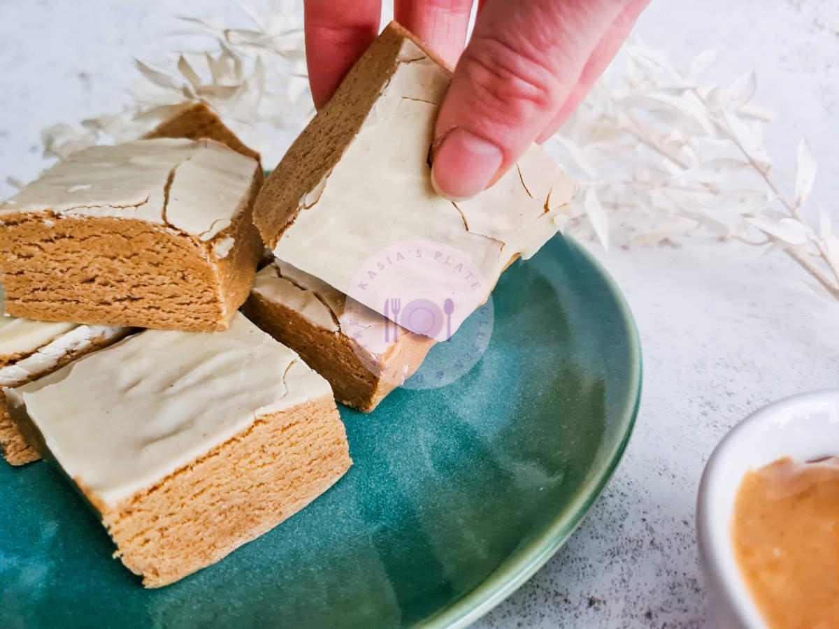 gingerbread-protein-bars-hand