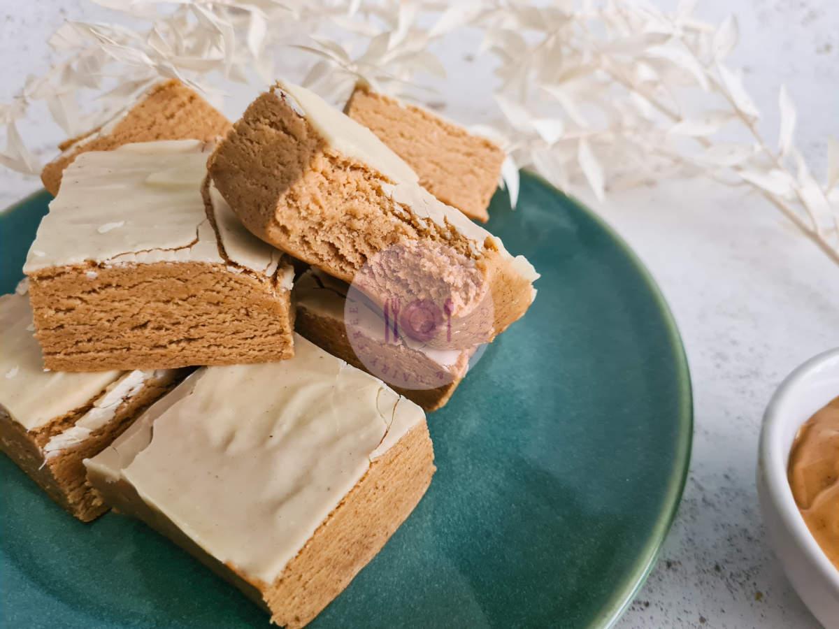 gingerbread-protein-bars-close