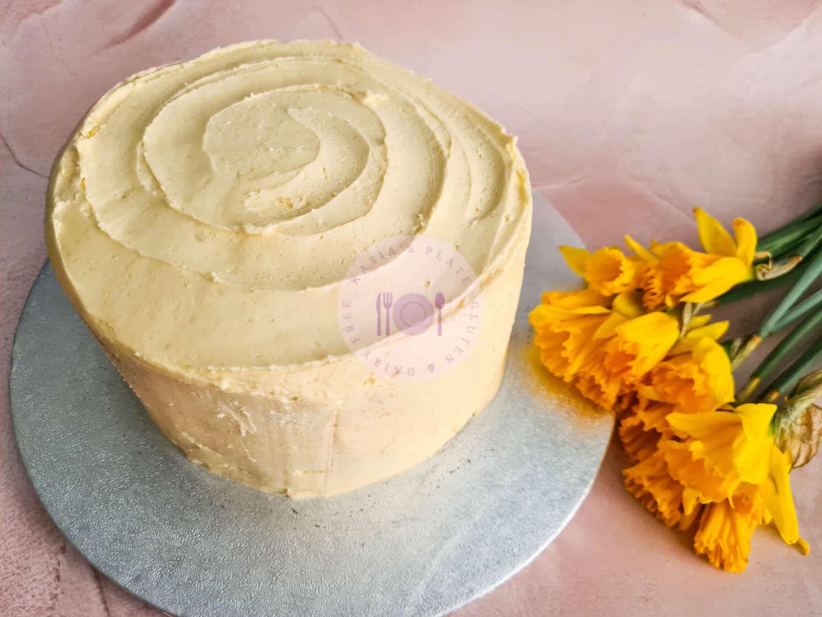white-chocolate-cake-whole