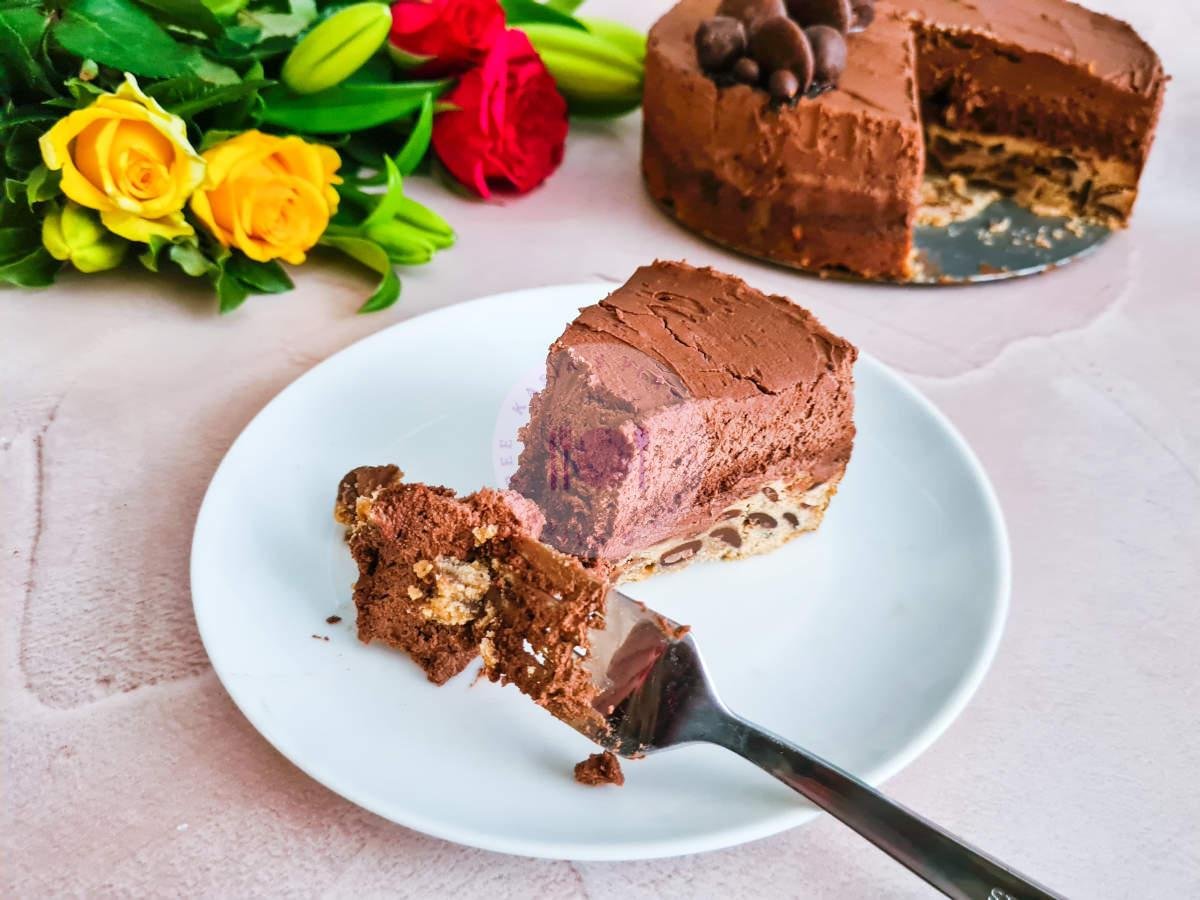 Chocolate-cookie-cheesecake-fork