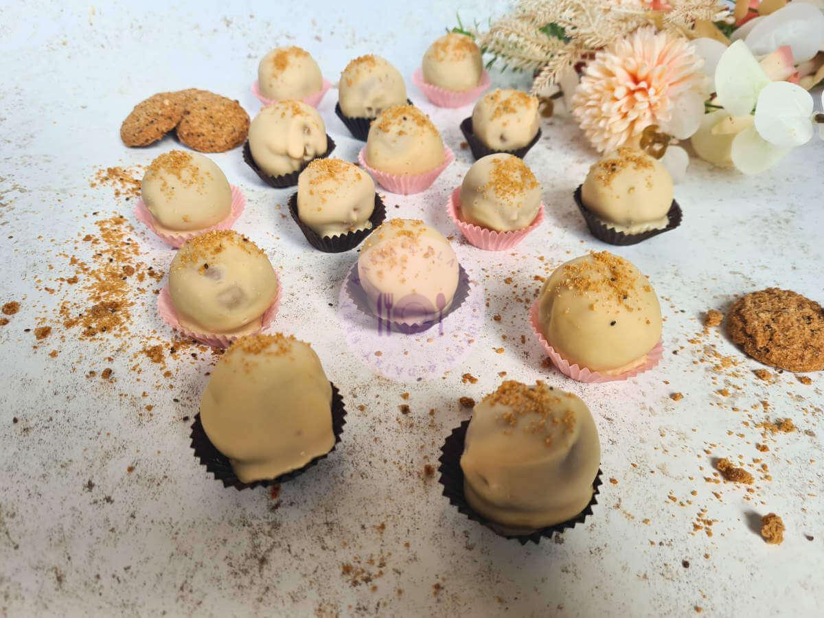 white-chocolate-biscuit-truffles-whole