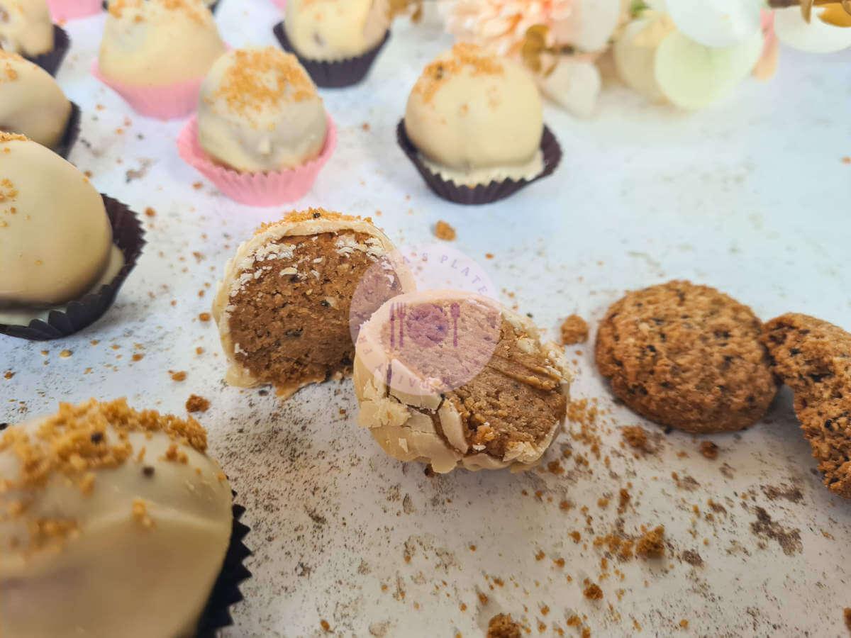 white-chocolate-biscuit-truffles-cut
